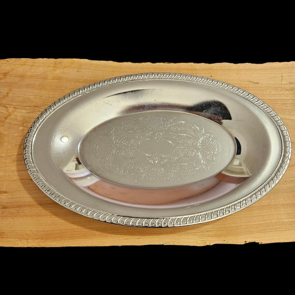 Vintage Chrome Oval Tray 12"x8" Engraved Center & Rope Edge Border - Picture 1 of 2